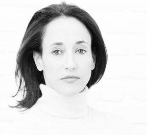 Julie Farris headshot
