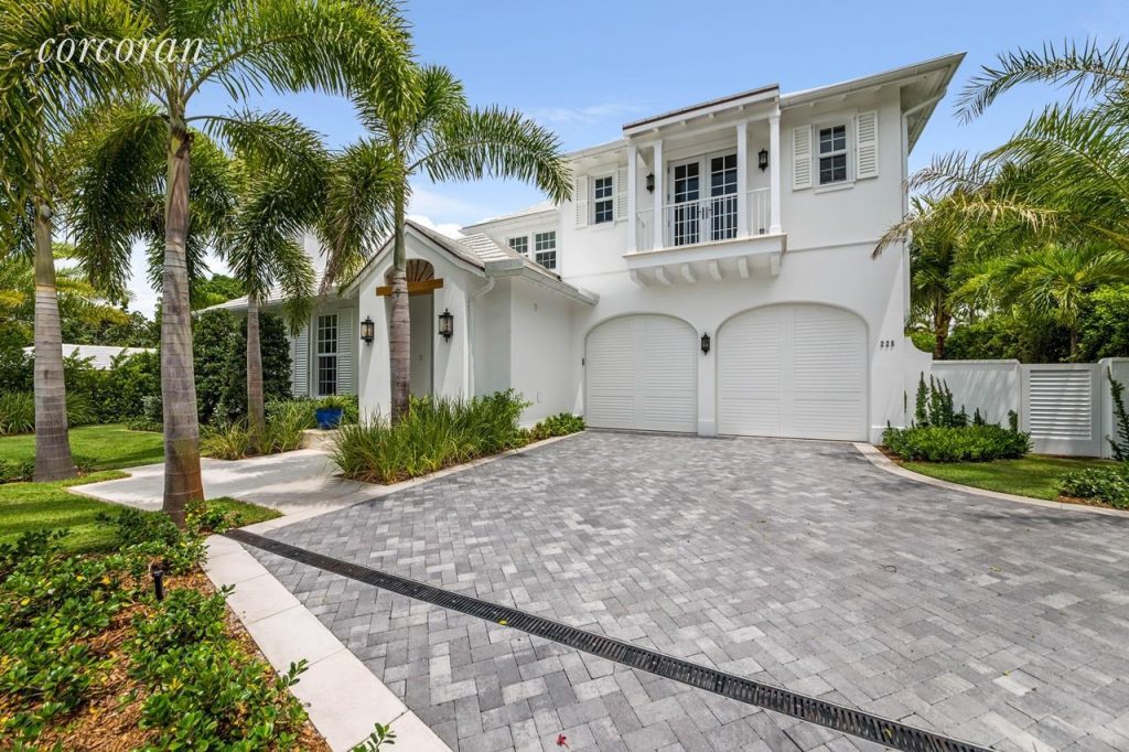 225 Arabian Road, Palm Beach. 