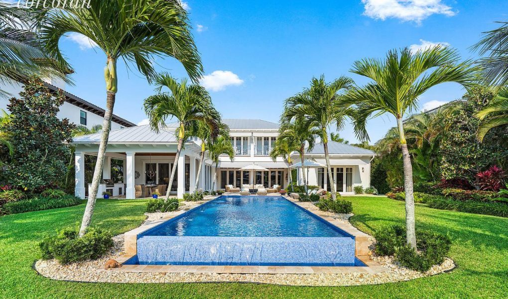 An Architectural Showpiece Redefines the Florida Beach Estate Inhabit
