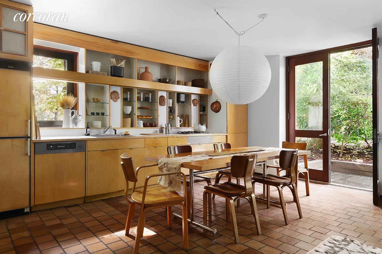 Mid-century kitchen in Brooklyn Heights