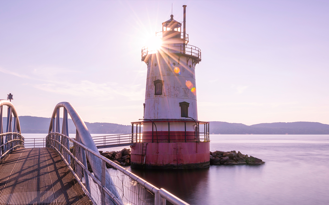 Guiding Lights Celebrating America's Beloved Lighthouses Inhabit