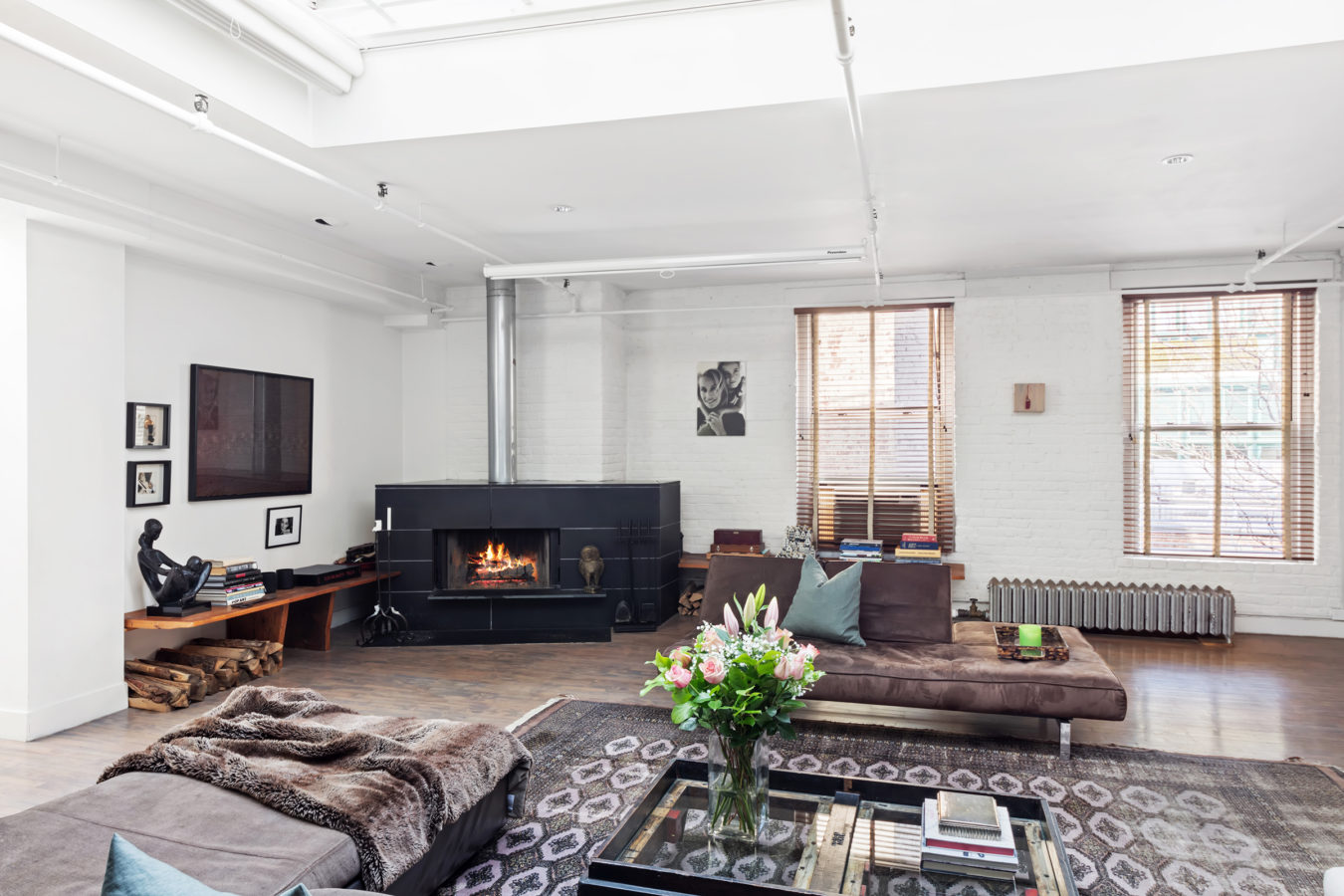 Manhattan Apartments With WoodBurning Fireplaces Inhabit