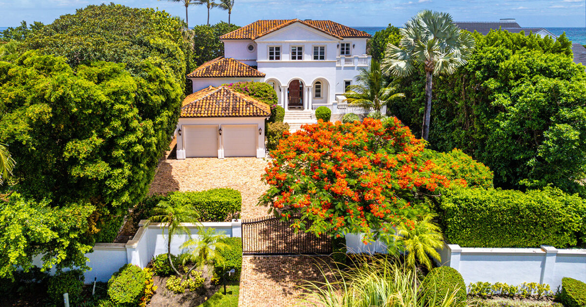 Timeless Revivalism in Gulf Stream, Florida Inhabit